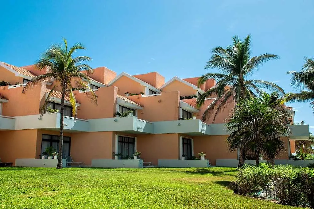 Wyndham Grand Cancun All Inclusive Resort & Villas Hotel