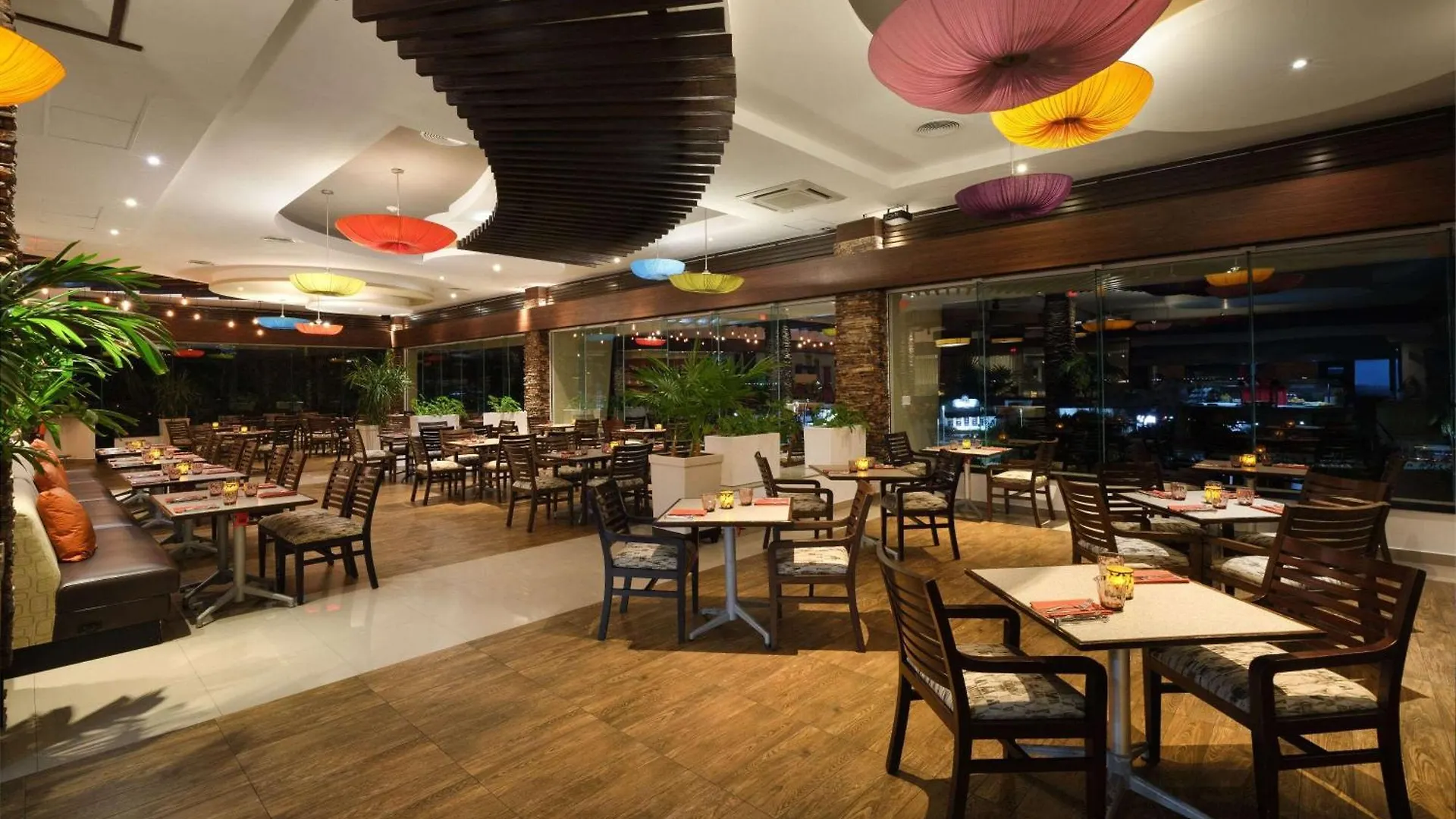 Hotel Wyndham Grand Cancun All Inclusive Resort & Villas