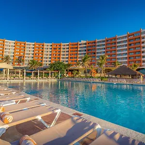 Resort Crown Paradise Club
