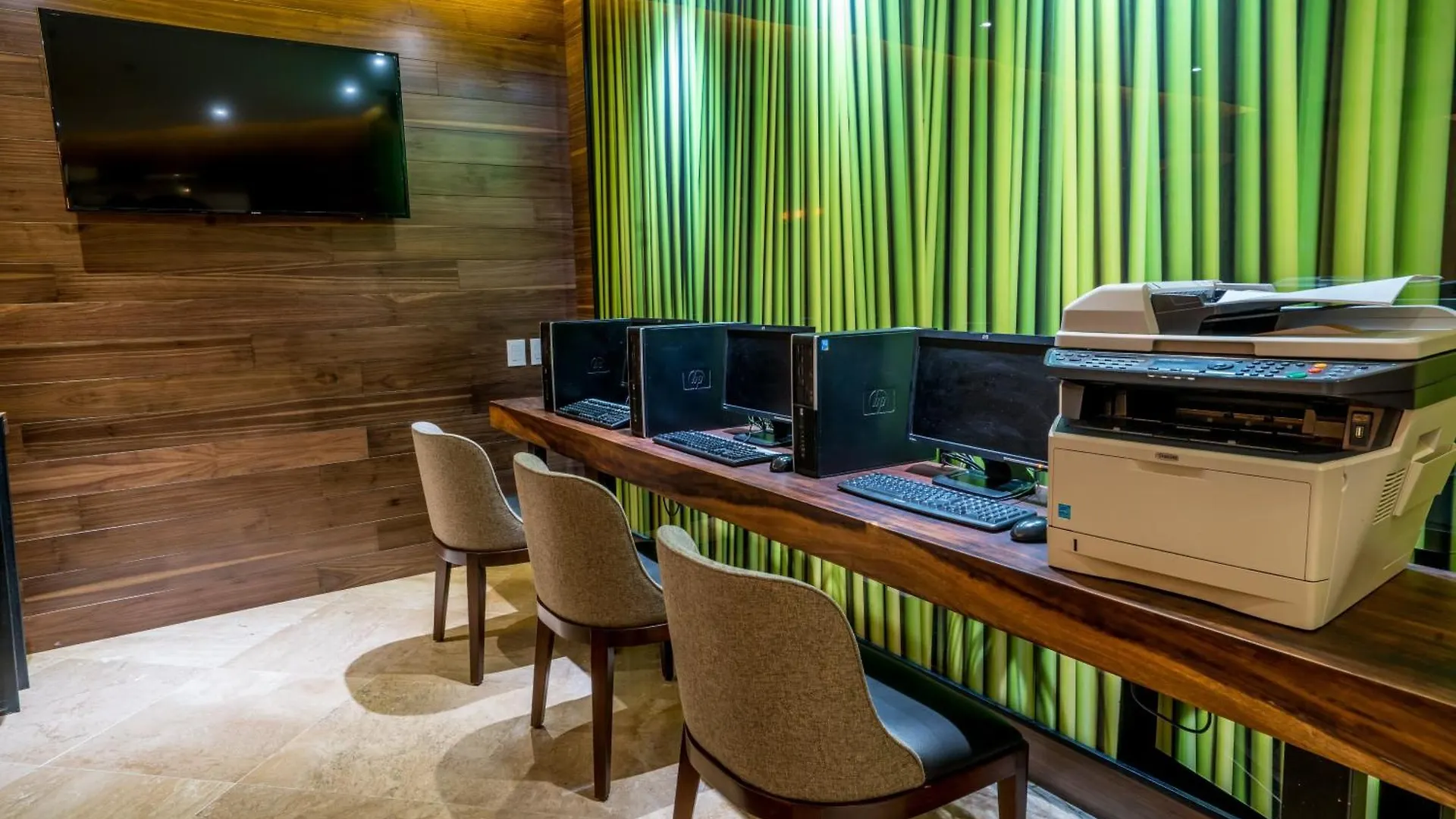 Wyndham Grand Cancun All Inclusive Resort & Villas Hotel