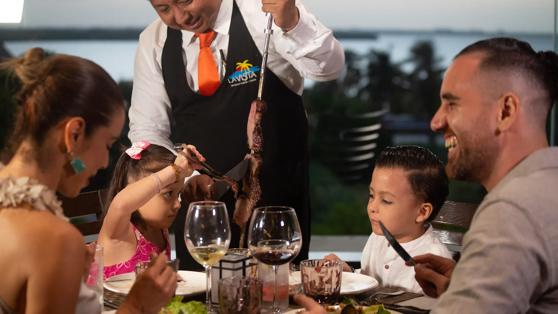 Wyndham Grand Cancun All Inclusive Resort & Villas 5*,