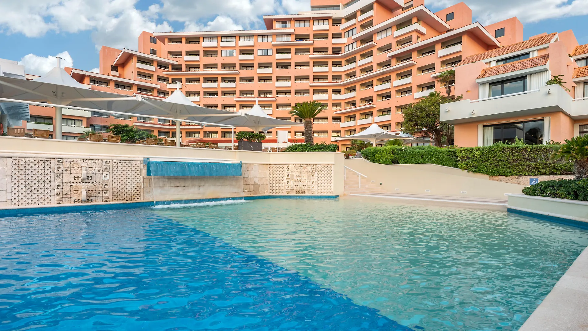Wyndham Grand Cancun All Inclusive Resort & Villas 5*,