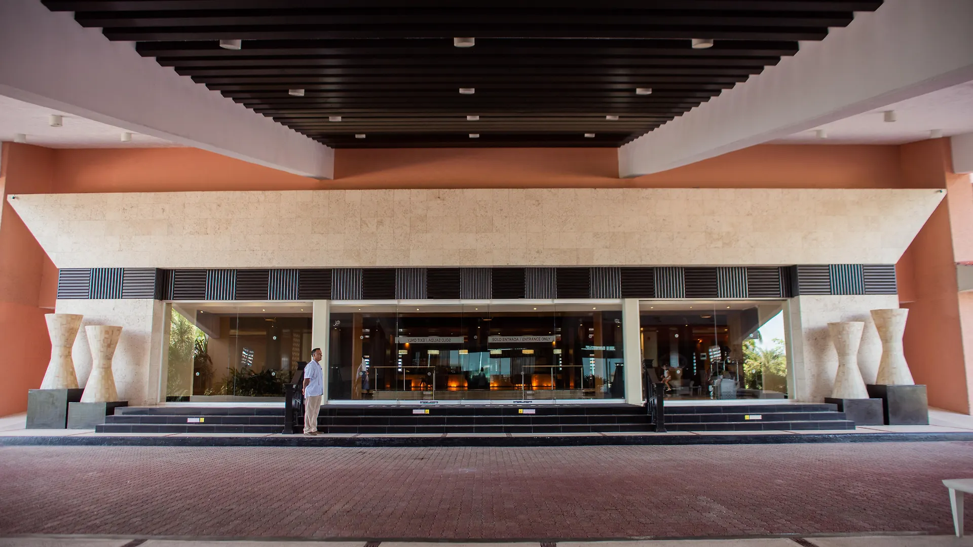 Hotel Wyndham Grand Cancun All Inclusive Resort & Villas