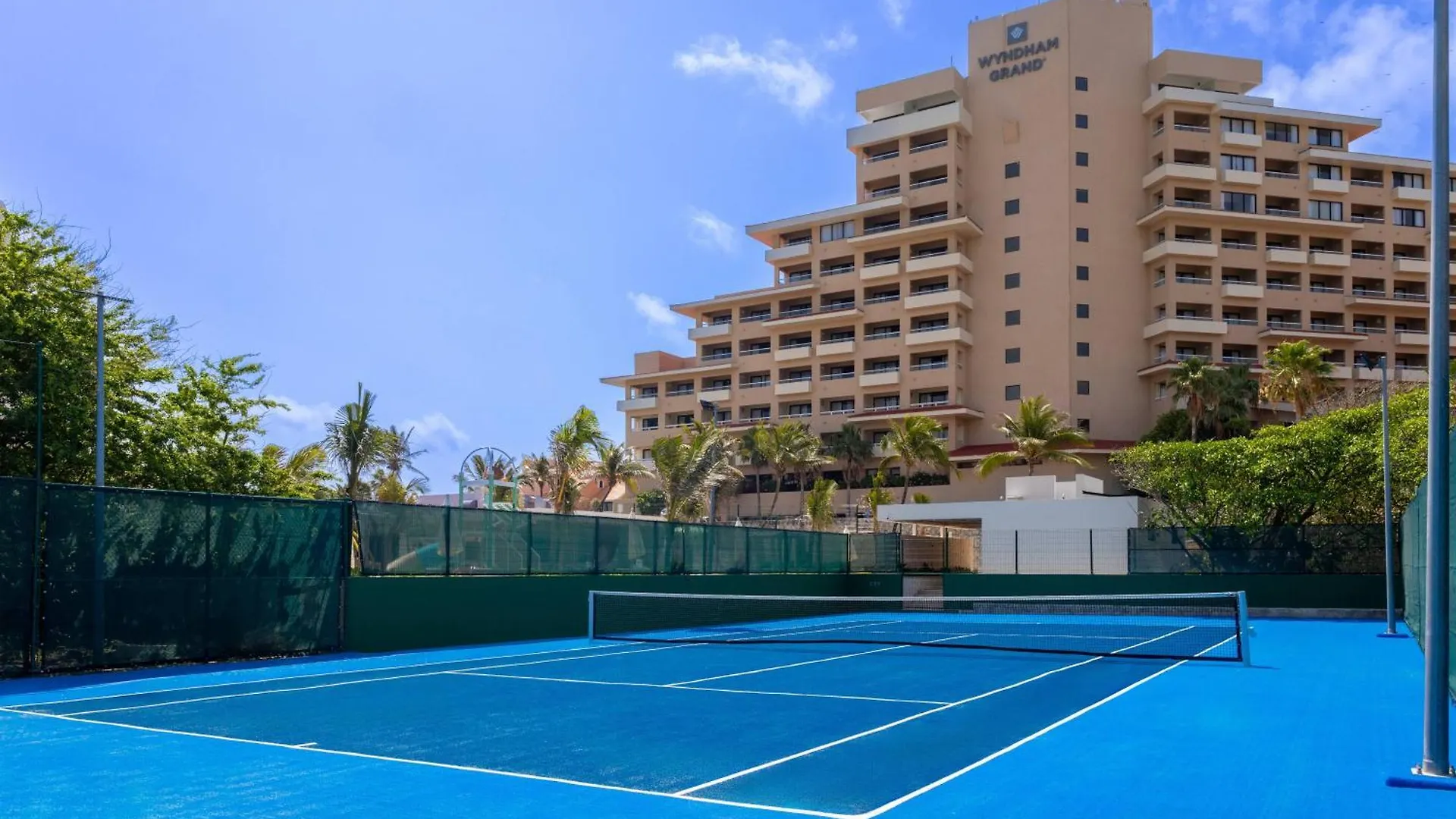 Wyndham Grand Cancun All Inclusive Resort & Villas Hotel